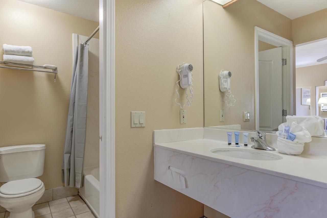 Shasta Pines Motel & Suites Burney Exterior photo