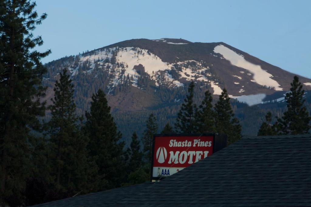 Shasta Pines Motel & Suites Burney Exterior photo